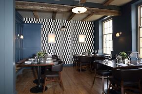 The Crown & Thistle