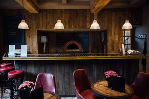 The Crown & Thistle