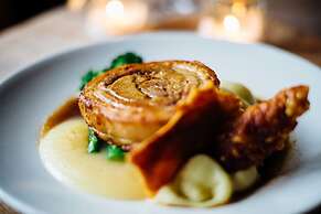 The Crown & Thistle