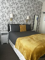 The Inglewood Hotel