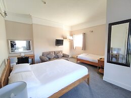 Woodcote Hotel