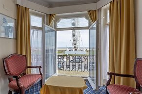 Royal Hotel