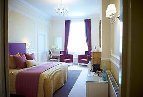 Phyllis Court Members Club