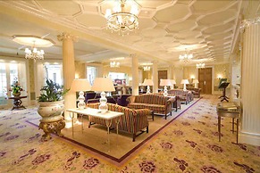 Phyllis Court Members Club