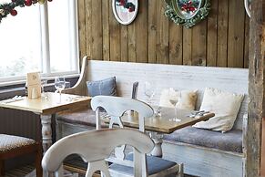 White Rabbit Hotel by Chef and Brewer Collection
