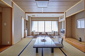 Zazan Minakami