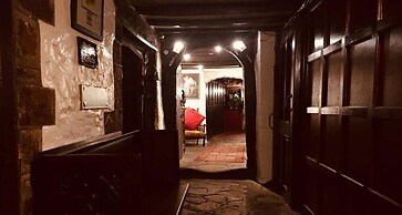 The Oxenham Arms
