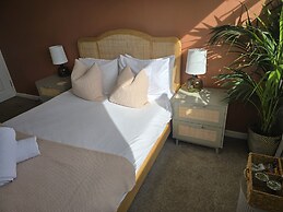 Eyre Court Hotel