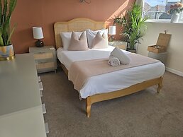 Eyre Court Hotel