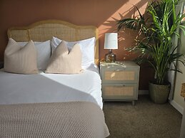 Eyre Court Hotel