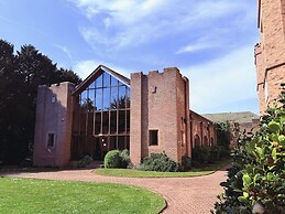 Cave Castle Hotel