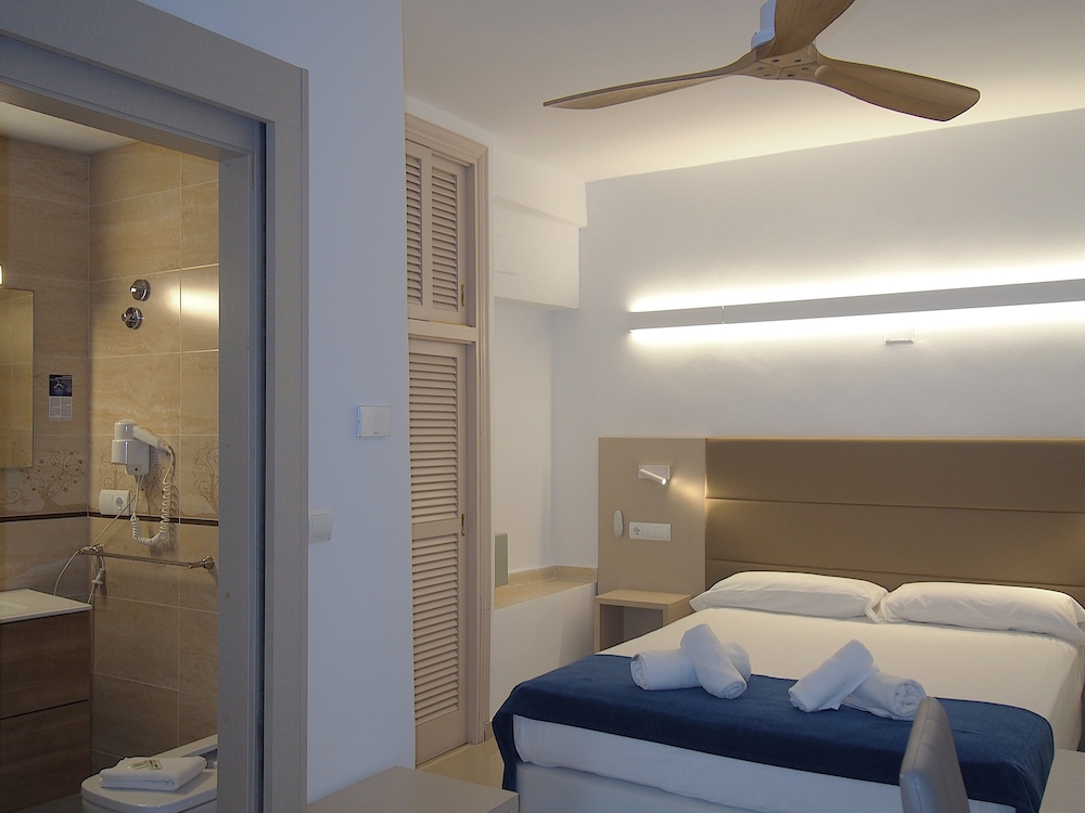 Hotel Roca Bella
