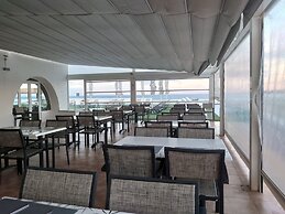 Hotel Roca Bella