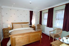 New Overlander Inn