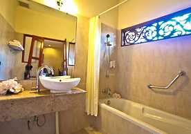 Phuwanalee Resort