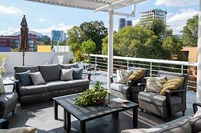 Lombardo Suites