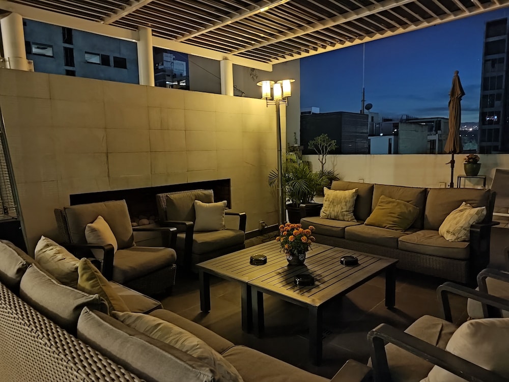 Lombardo Suites