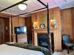 The Latch Inn