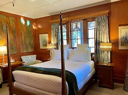 The Latch Inn