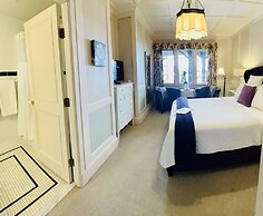 The Latch Inn