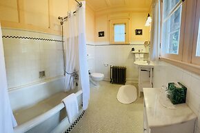 The Latch Inn