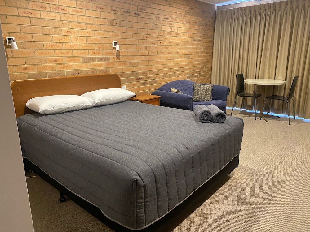Quays Motel San Remo