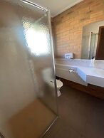Quays Motel San Remo