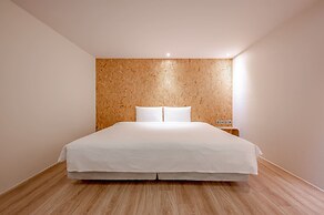 Light Hostel