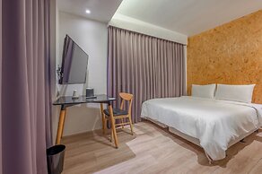 Light Hostel
