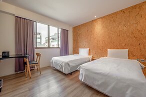 Light Hostel