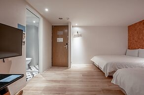 Light Hostel