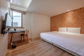 Light Hostel