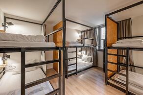 Light Hostel