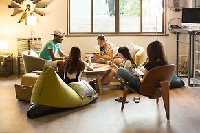 Light Hostel