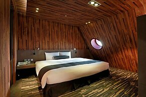Golden Tulip - Aesthetics