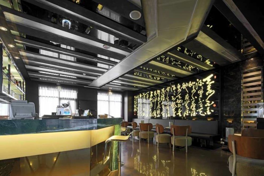 Golden Tulip - Aesthetics