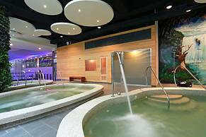 Golden Tulip - Aesthetics