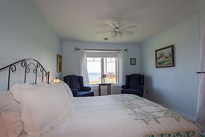 Johnson Shore Inn