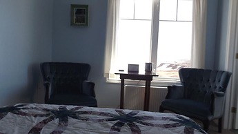 Johnson Shore Inn