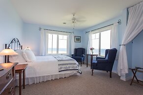 Johnson Shore Inn