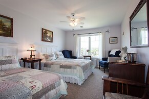 Johnson Shore Inn