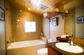 Cedar House Restaurant & Chalets