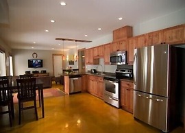 Cedar House Restaurant & Chalets