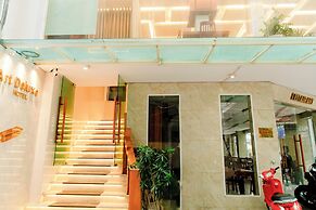 Art Deluxe Hotel