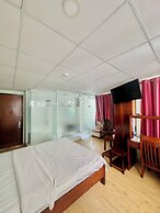 Art Deluxe Hotel