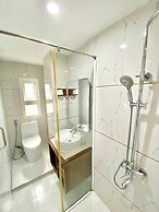 Art Deluxe Hotel