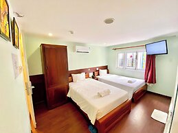 Art Deluxe Hotel