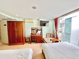 Art Deluxe Hotel