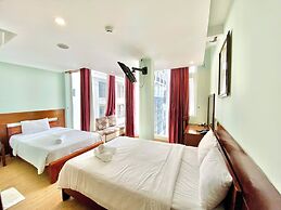 Art Deluxe Hotel