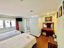 Art Deluxe Hotel